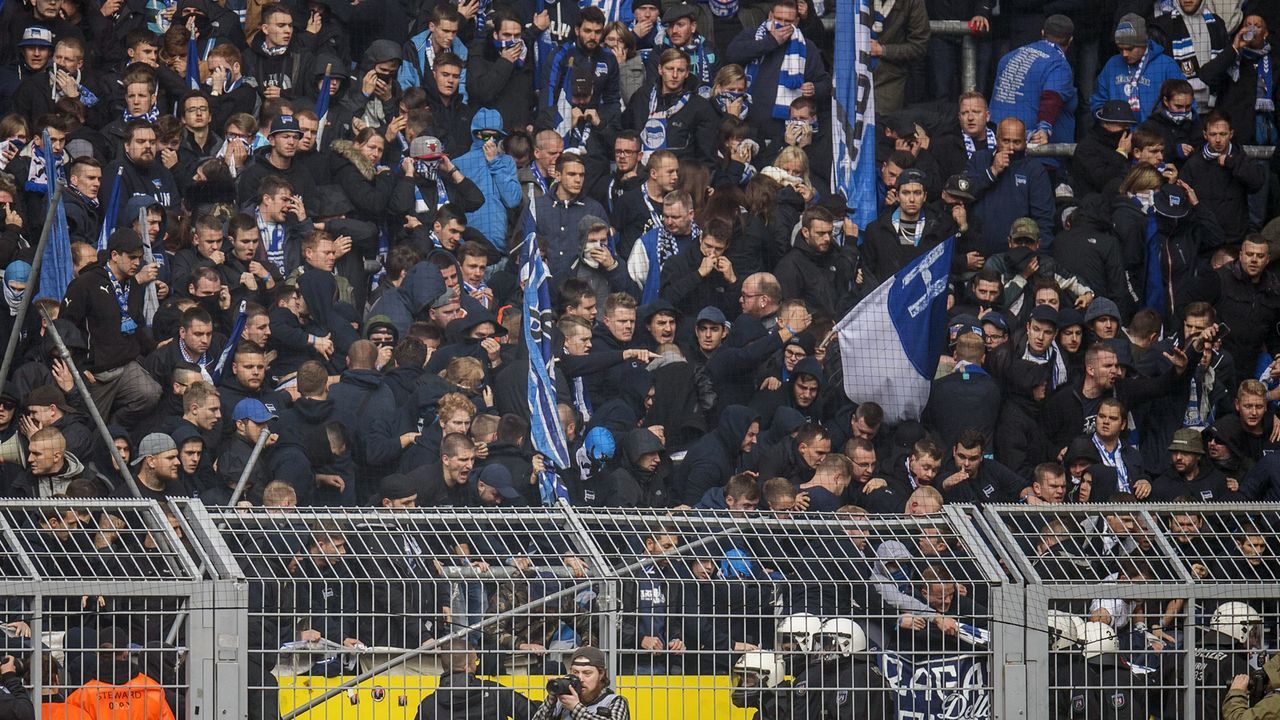 Hertha Fans Randalieren Bei Auswartsspiel In Dortmund