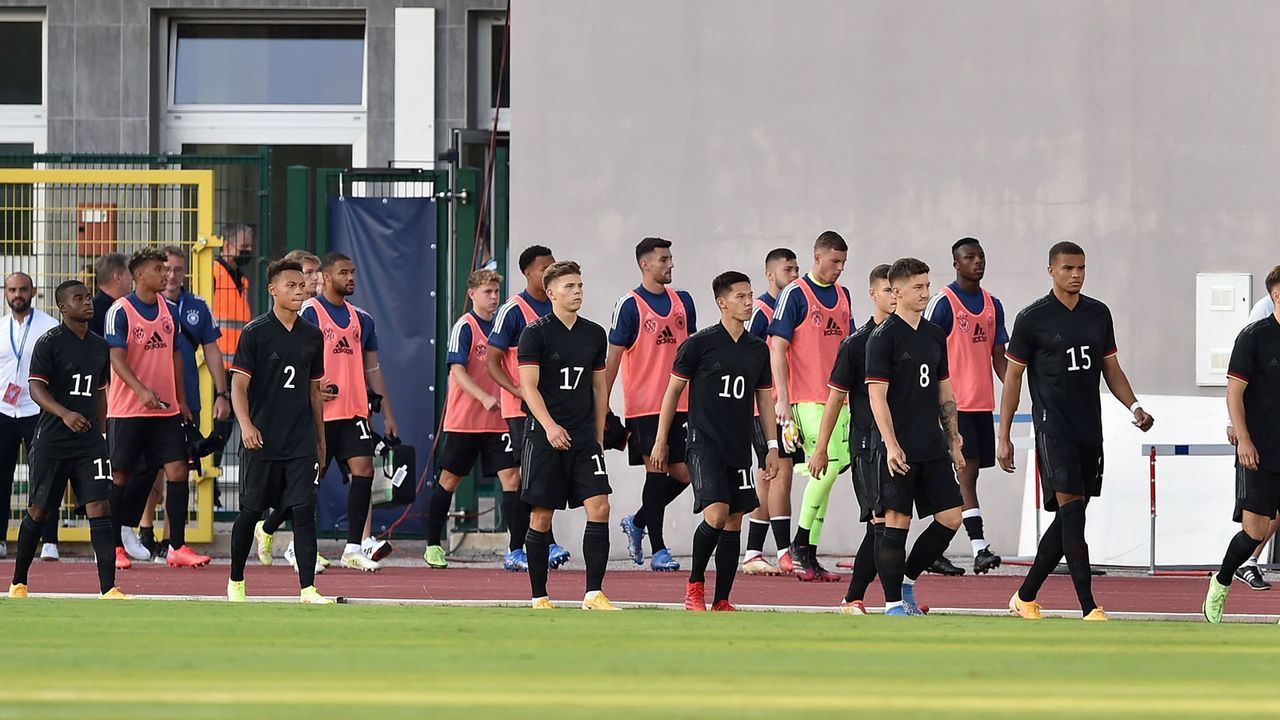 So lief Moukokos U21-Debüt gegen San Marino - Bildquelle: Getty Images