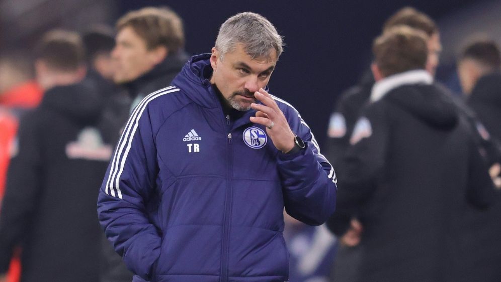 Die meisten Fans trauen Schalke keine Aufholjagd zu - Bildquelle: FIRO/FIRO/SID/