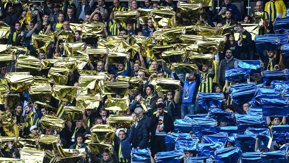 Die UEFA bestraft Fenerbahce - Bildquelle: AFP/SID/OZAN KOSE