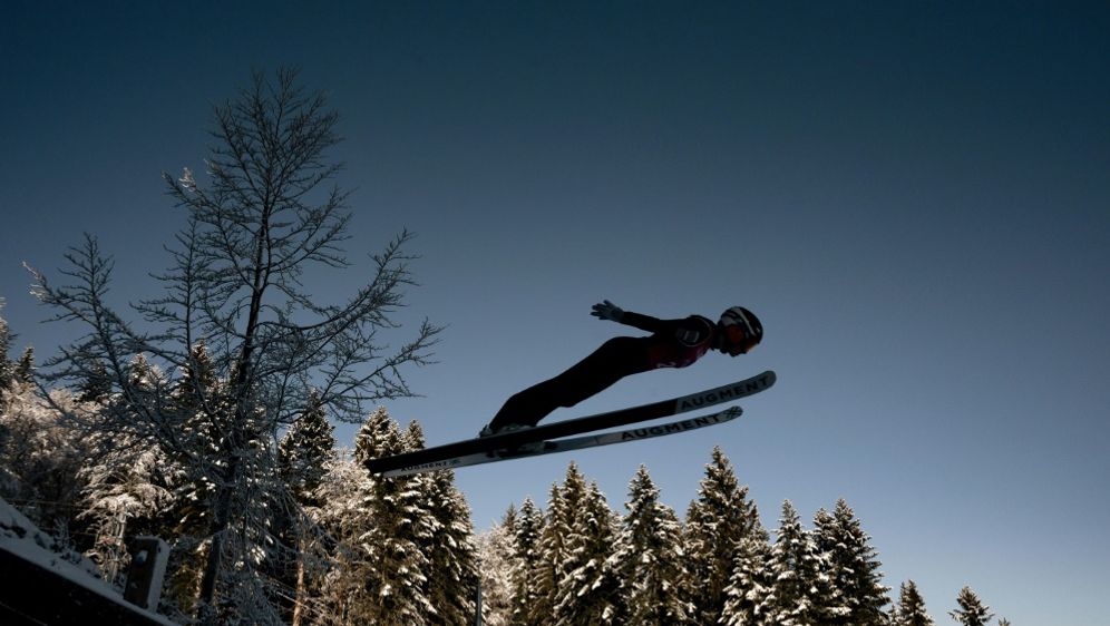 Nordische Kombination Kombiniererinnen Feiern Weltcup Premiere In Ramsau Ran