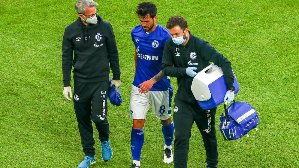 Fc Schalke 04 Kapitan Danny Latza Fallt Mit Knieverletzung Aus