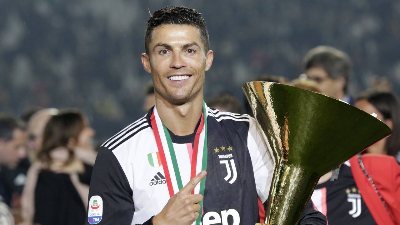 Platz 11: Juventus Turin - Bildquelle: imago images / Buzzi