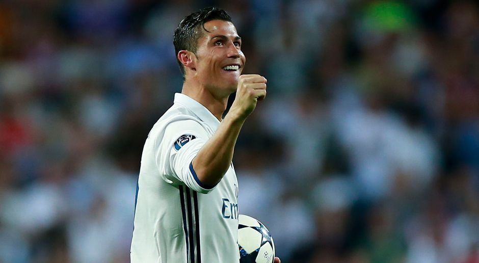 Cristiano Ronaldo (100. Tor) - Bildquelle: 2017 Getty Images