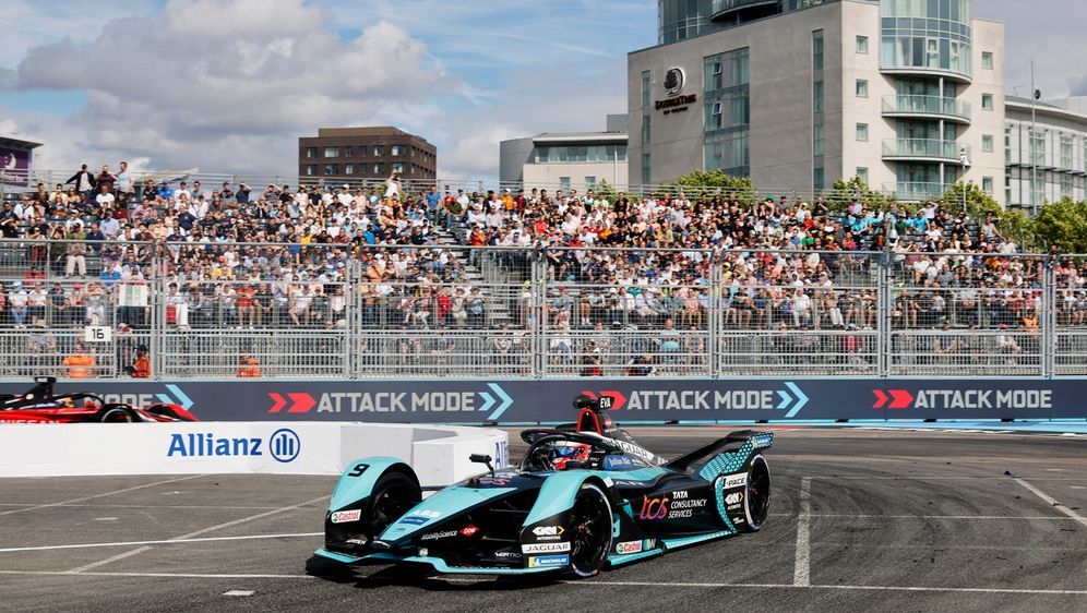 Double-Header in Berlin! Die Formel E hat ihren Rennkalender für 2023 veröff... - Bildquelle: 2022 Jaguar Racing