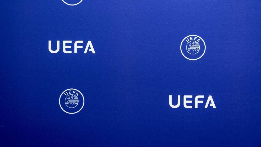 Ein neues Respekt-Programm der UEFA startet - Bildquelle: AFP/SID/FABRICE COFFRINI