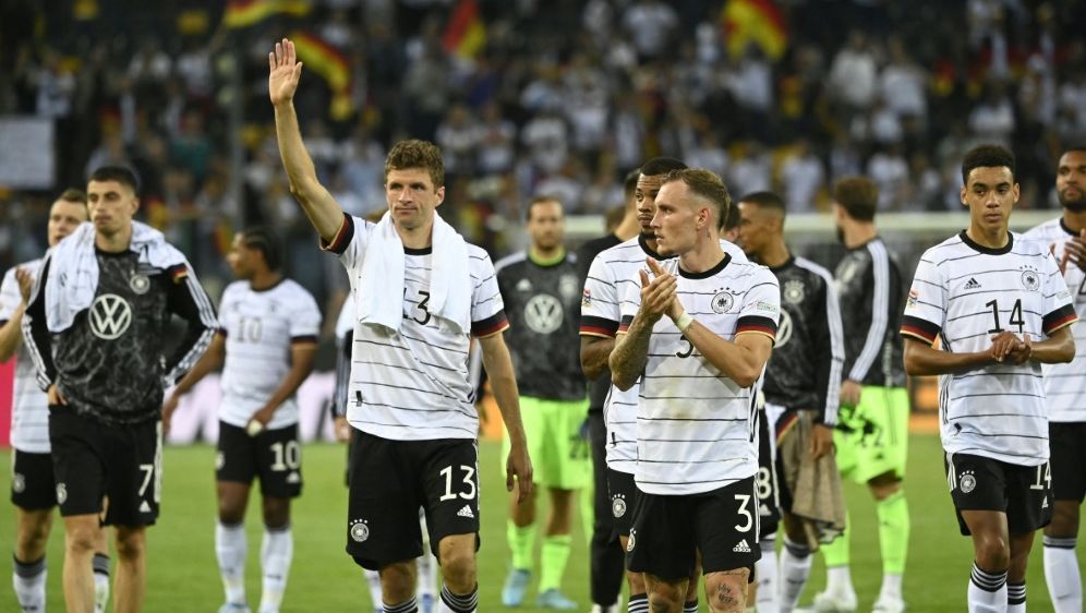 Die DFB-Elf feiert den Sieg gegen Italien - Bildquelle: AFP/SID/INA FASSBENDER