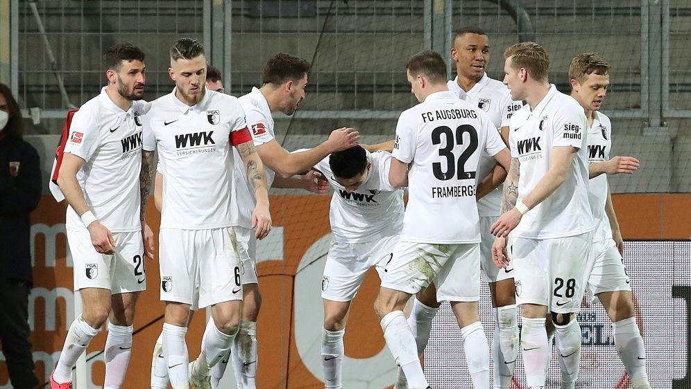 Bundesliga Nach Jubelfoto Dfb Verwarnt Fc Augsburg Ran