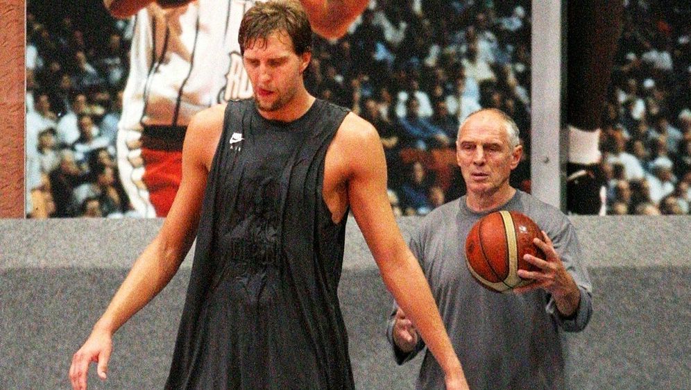 Basketball Nowitzki Mentor Geschwindner Sieht Riesiges Trainerproblem Im Deutschen