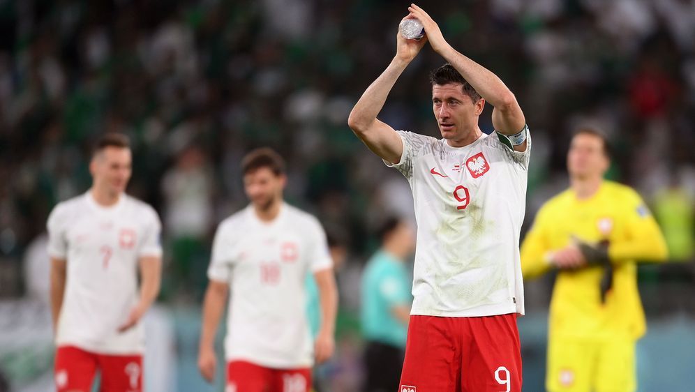 Robert Lewandowski erzielte gegen Saudi-Arabien das erste WM-Tor seiner Karr... - Bildquelle: Getty Images