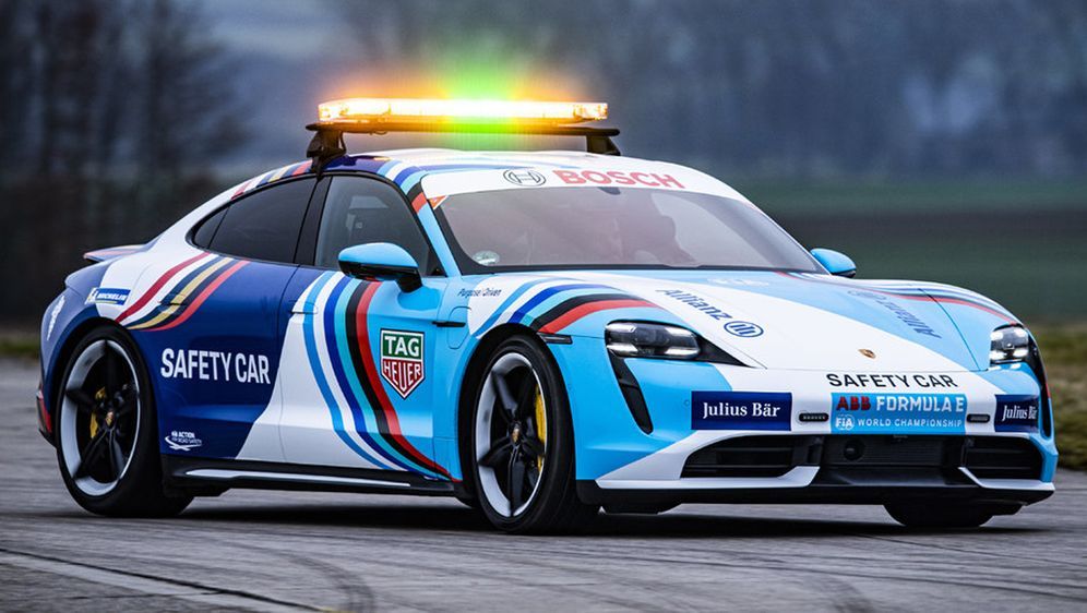 Der Porsche Taycan ist das neue Safety Car der Formel E 2022 - Bildquelle: Porsche