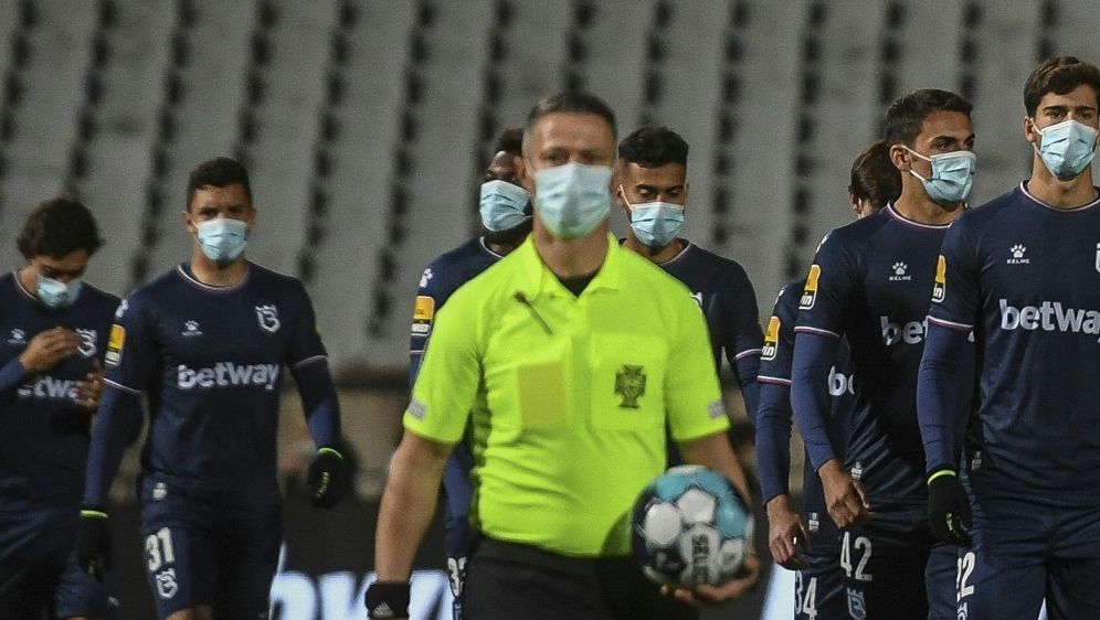 Das Derby gegen Benfica fand trotz der Infektionen statt - Bildquelle: AFP/SID/PATRICIA DE MELO MOREIRA