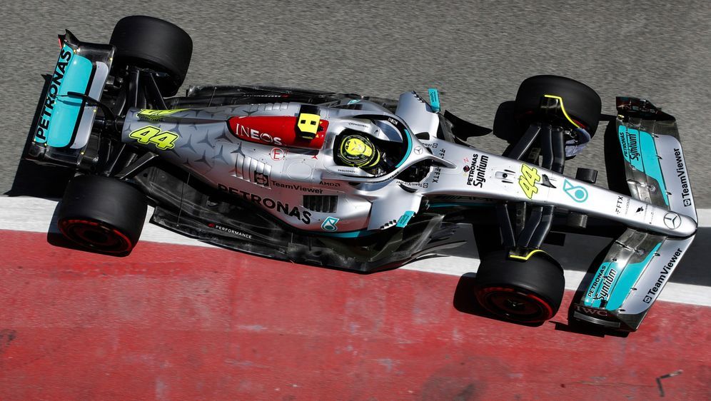 Findet Mercedes ab diesem Wochenende in Barcelona den Weg aus der Krise? - Bildquelle: Motorsport Images