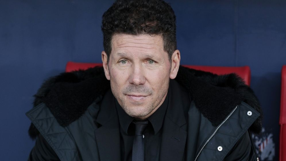 Atletico Starkt Trainer Simeone Den Rucken