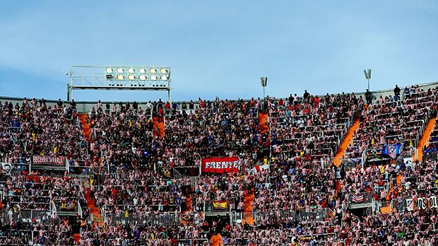 Platz 2: Estadio Mestalla  - Bildquelle: 2014 Getty Images