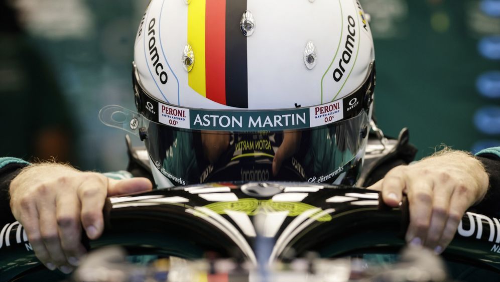 Sebastian Vettel hat seine Zukunft bei Aston Martin selbst in der Hand, sagt... - Bildquelle: Motorsport Images