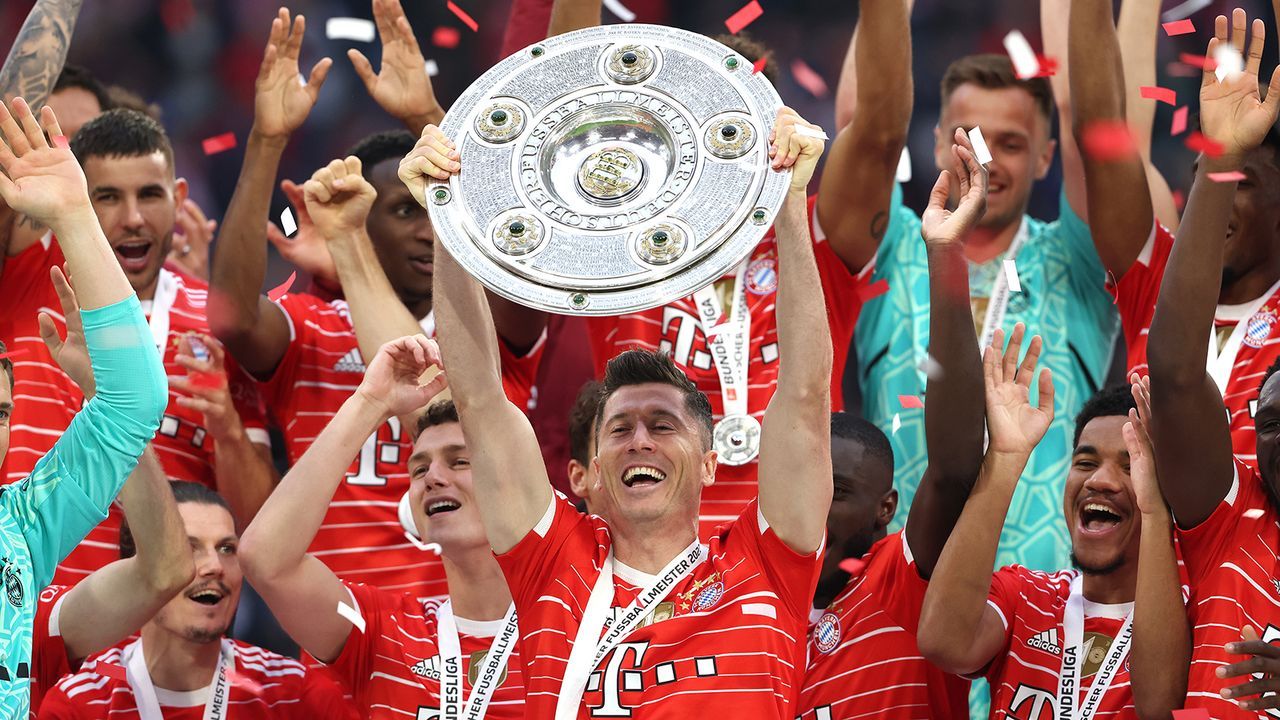 Meisterschale 2018 mit Rückseite Emblem FC Bayern München Rollbar-Foliert Neu 