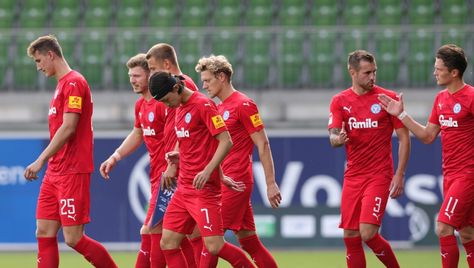 2 Bundesliga Holstein Kiel Holt In Unterzahl Einen Punkt In Aue