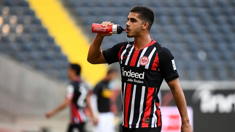 Frankfurt Verpflichtet Andre Silva Fest Von Milan