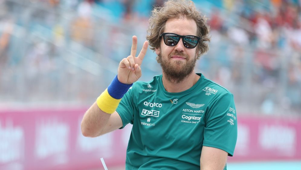 Ob Sebastian Vettel nach seiner Formel-1-Karriere in die DTM wechselt? - Bildquelle: Motorsport Images