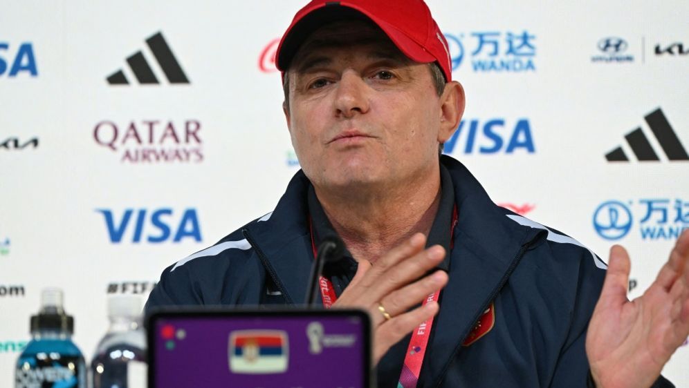 Serbiens Nationaltrainer Stojkovic steht in der Kritik - Bildquelle: AFP/SID/ANDREJ ISAKOVIC