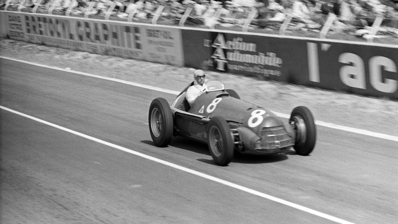 Platz 6: Juan Manuel Fangio  - Bildquelle: imago images/GPL-Geoff Goddard