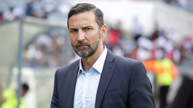 International – Trainer Zinnbauer leaves Orlando Pirates