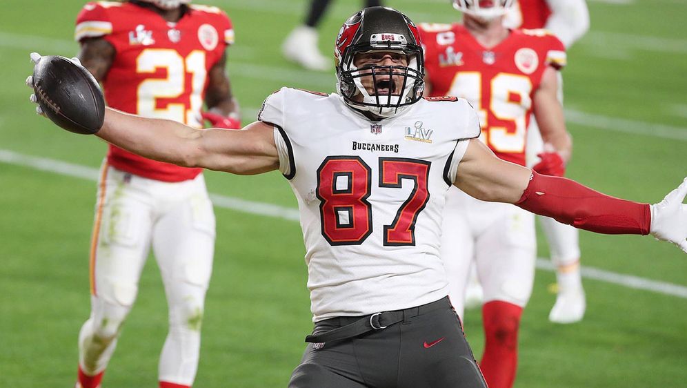 Gronk Millionen Spende Fur Spielplatz In Boston