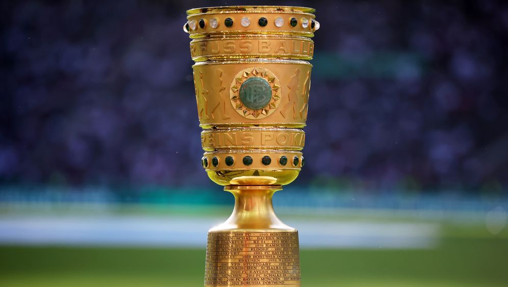 Das Objekt der Begierde: Der DFB-Pokal - Bildquelle: Getty