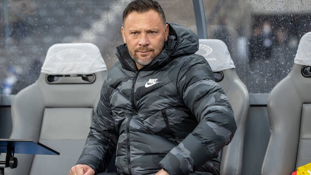 Pal Dardai ist nicht länger Trainer bei Hertha BSC. - Bildquelle: imago images/Andreas Gora