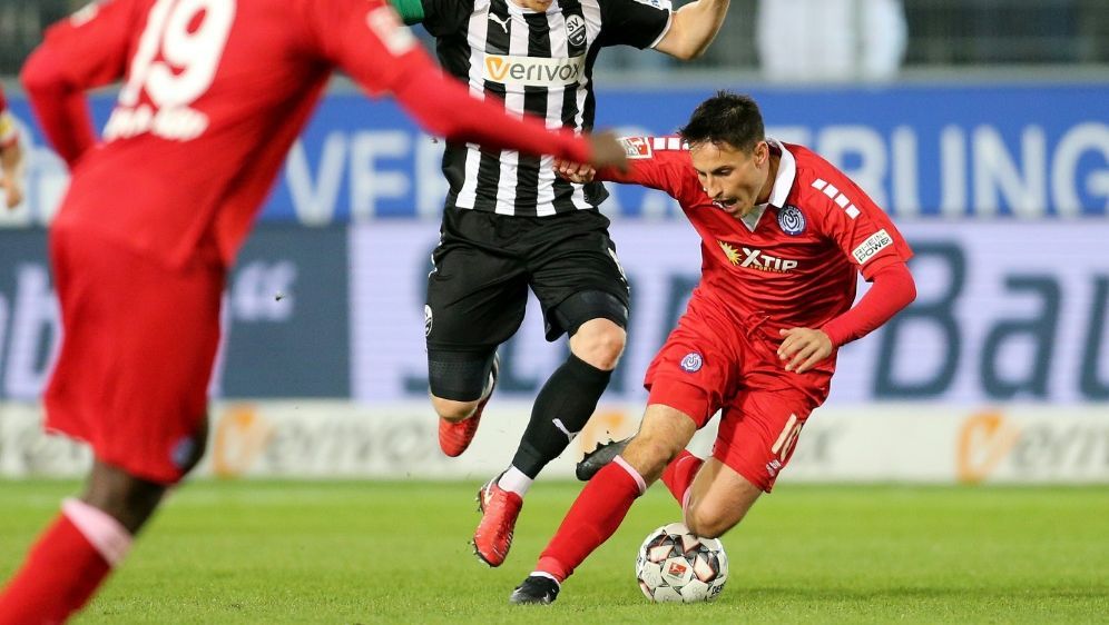 Zweite Liga Zwei Coronafälle in Sandhausen Spiel in