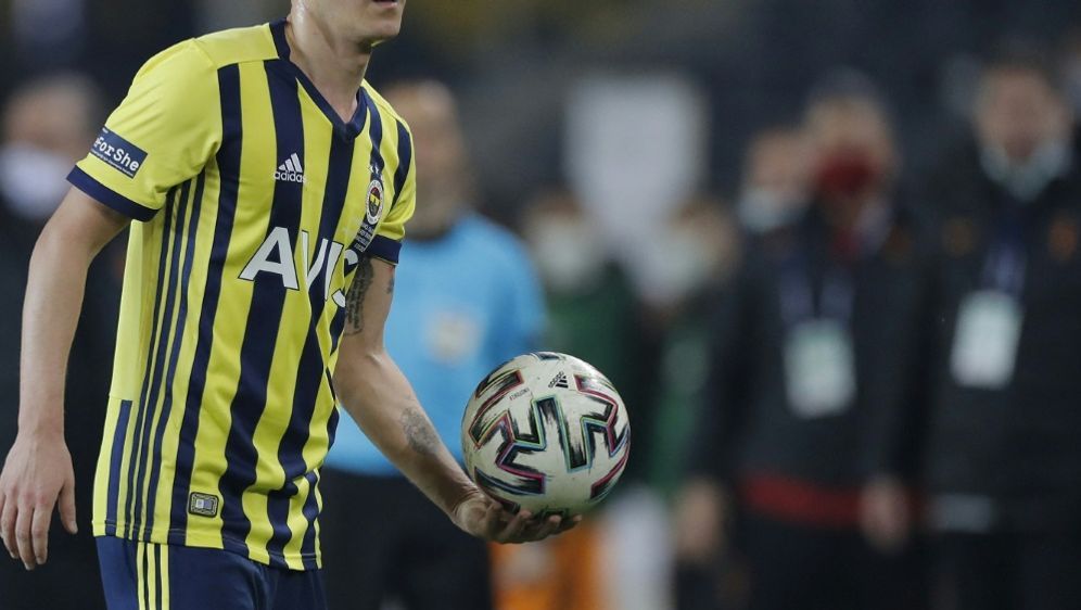 Mesut Özil muss den Ball vorerst ruhen lassen - Bildquelle: AFP/POOL/SID/KENAN ASYALI