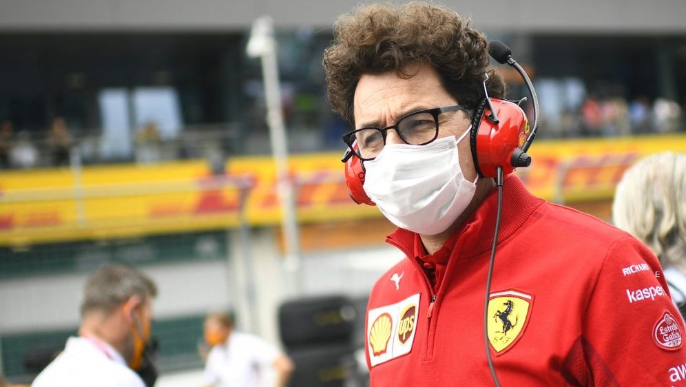 Mattia Binotto bleibt Teamchef von Ferrari - Bildquelle: AFP/POOL/SID/CHRISTIAN BRUNA