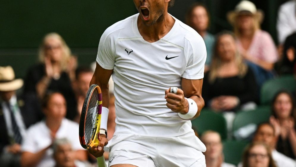 Rafael Nadal steht im Achtelfinale von Wimbledon - Bildquelle: AFP/SID/SEBASTIEN BOZON