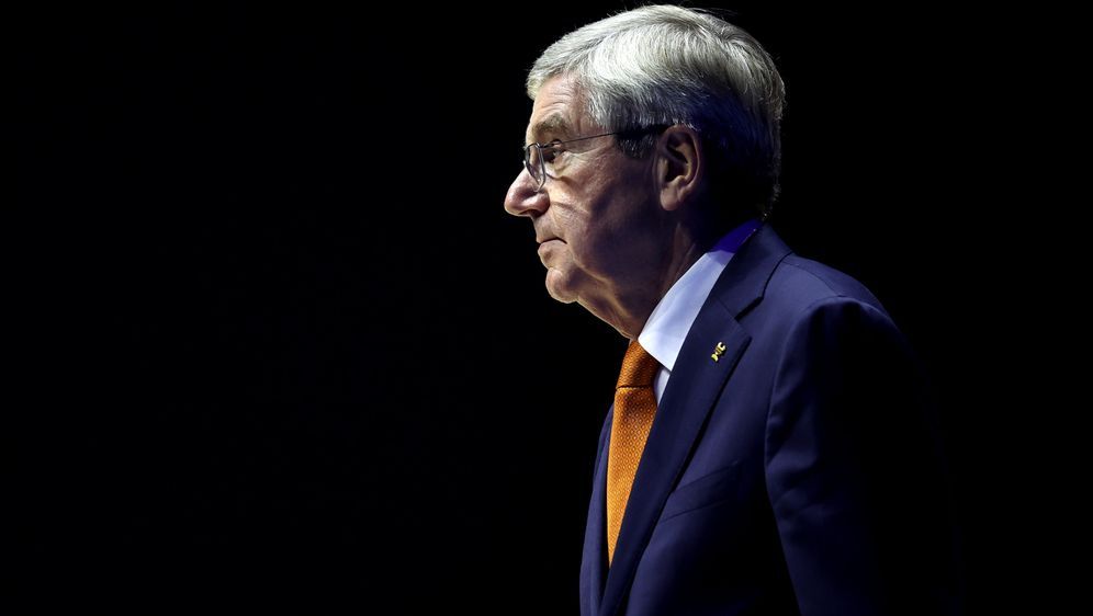 IOC-Präsident Thomas Bach verteidigte die umstrittene Entscheidung - Bildquelle: Getty Images