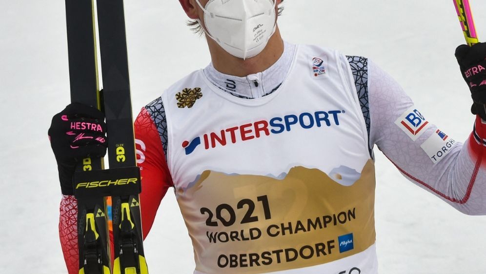Johannes Hösflot Kläbo bangt um seine Olympia-Teilnahme - Bildquelle: AFP/SID/CHRISTOF STACHE