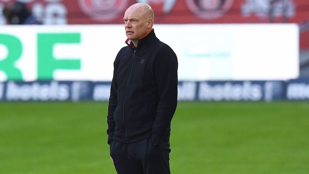 Uwe Rösler soll Hannover 96 zum Klassenerhalt führen. - Bildquelle: imago images/Revierfoto