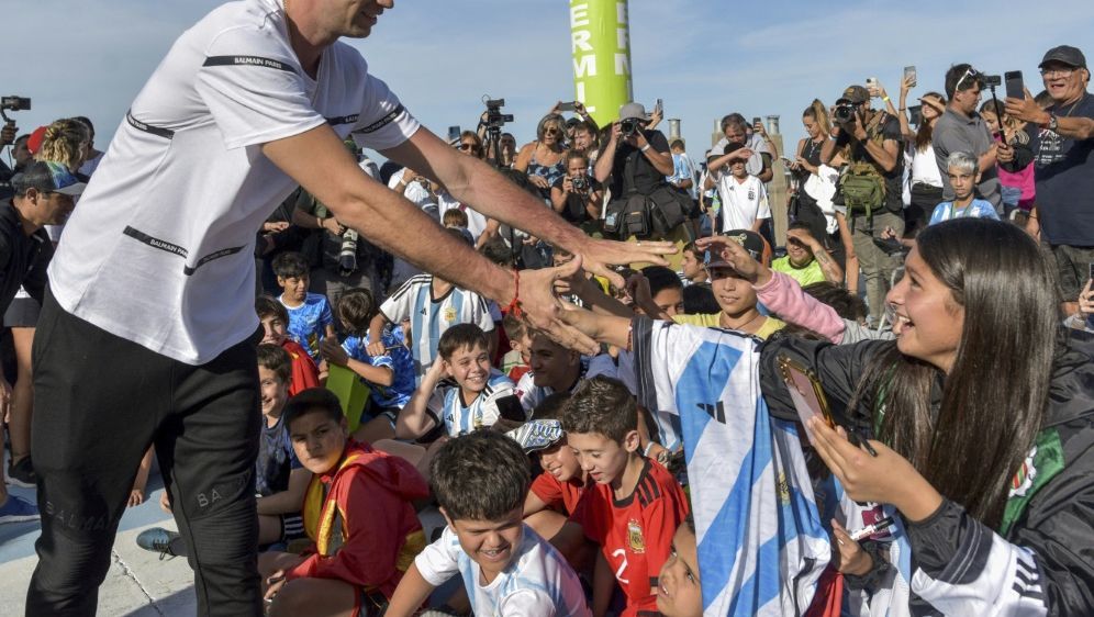 Martinez genießt das riesige Interesse in seiner Heimat - Bildquelle: AFP/SID/MARA SOSTI