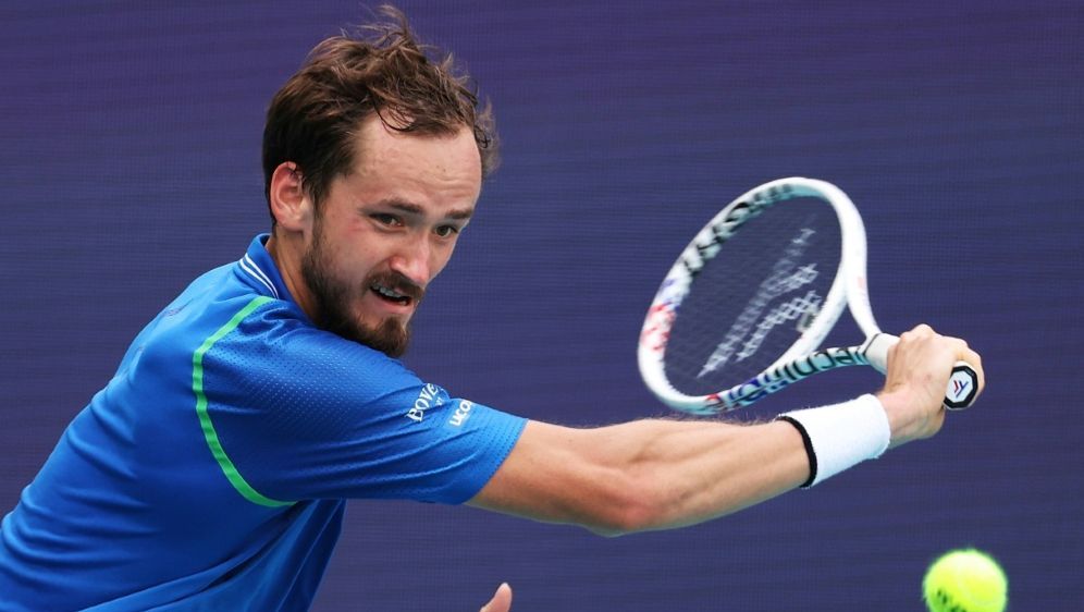 Medwedew und Co. dürfen in Wimbledon aufschlagen - Bildquelle: AFP/GETTYSID/AL BELLO