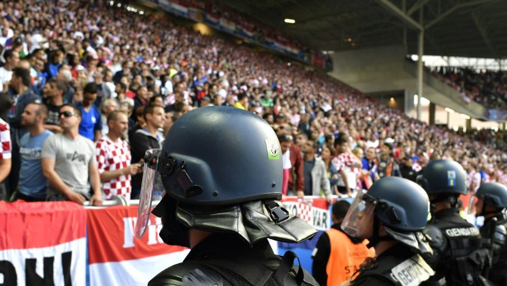 Kroatische Fan Randale Die Bisherigen Vorfalle