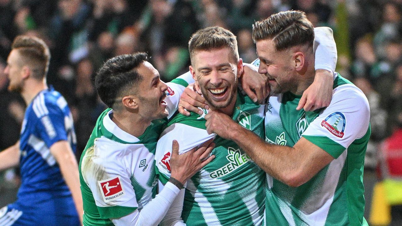 Platz 17: SV Werder Bremen  - Bildquelle: IMAGO/kolbert-press
