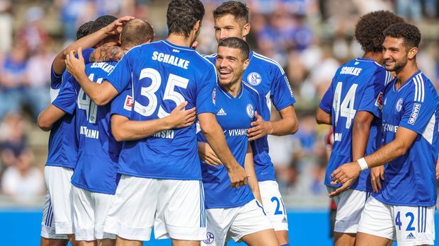 Bundesliga - Testspiele: VfB Stuttgart und Schalke 04 mühen sich zu Siegen