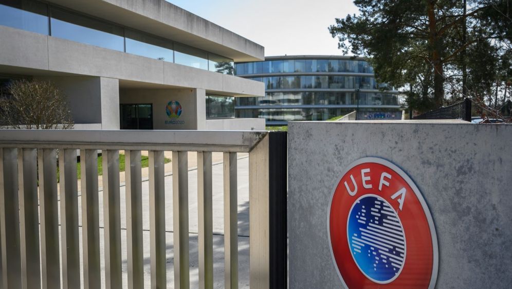 Verstoß gegen Finanzregeln: UEFA sanktioniert neun Klubs - Bildquelle: AFP/SID/FABRICE COFFRINI
