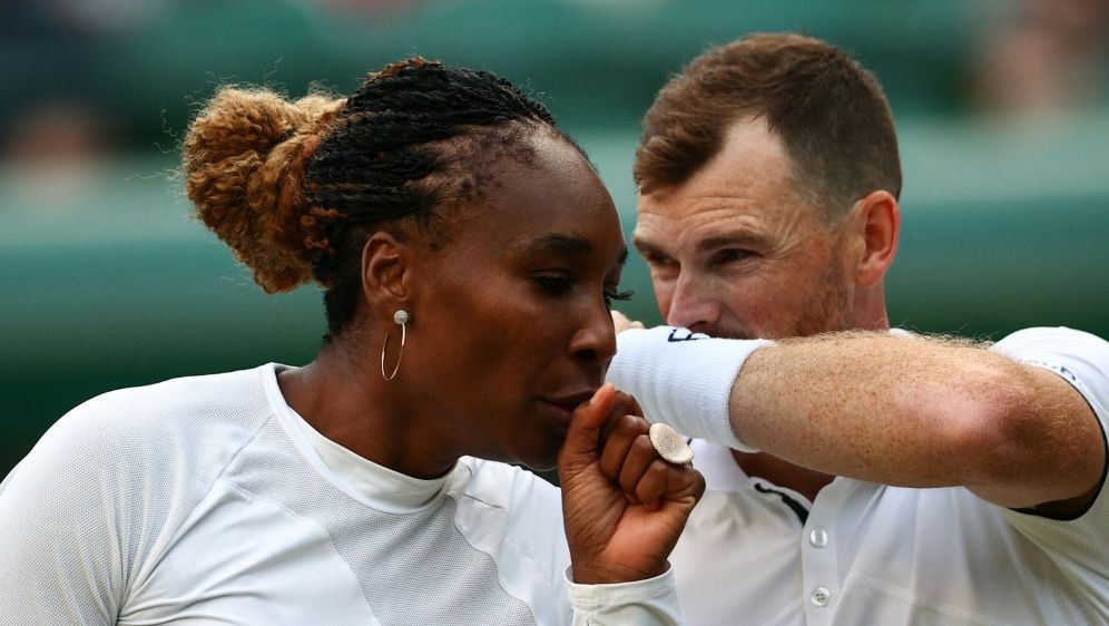Venus Williams und Jamie Murray stehen im Achtelfinale - Bildquelle: AFP/SID/ADRIAN DENNIS