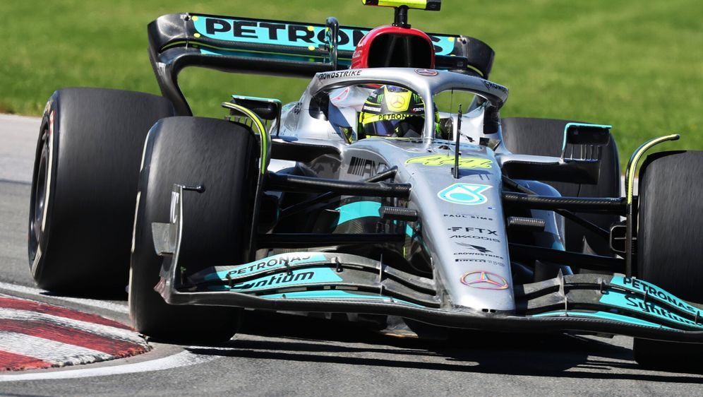 Lewis Hamilton im Mercedes W13 beim Kanada-Grand-Prix in Montreal - Bildquelle: Motorsport Images