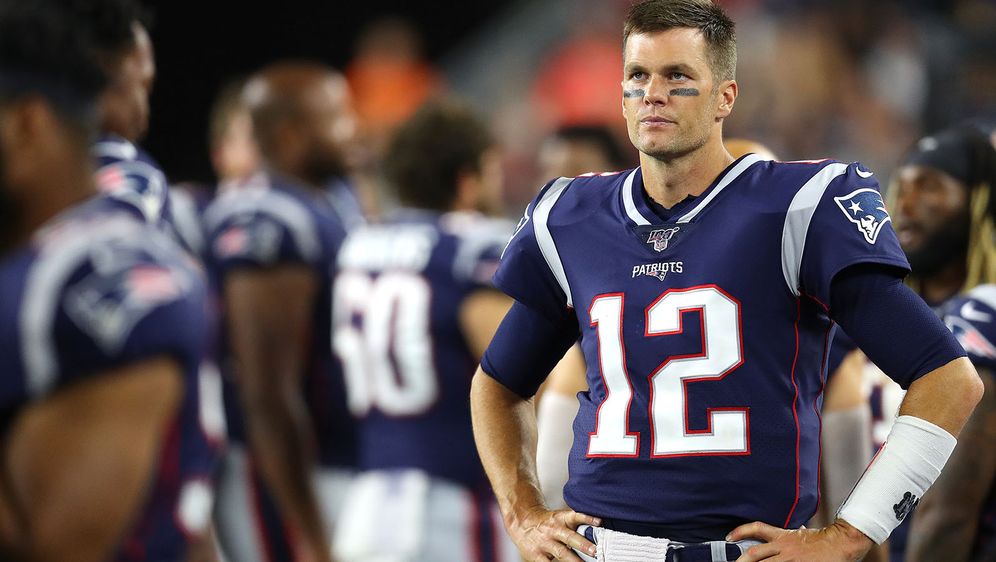 Wie Brown Auch Tom Brady Unglucklich Mit Neuem Nfl Helm