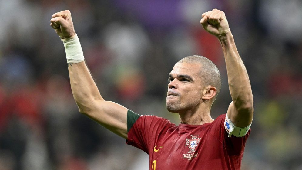 Pepe erzielte das 2:0 im Achtelfinale gegen die Schweiz - Bildquelle: AFP/SID/PATRICIA DE MELO MOREIRA