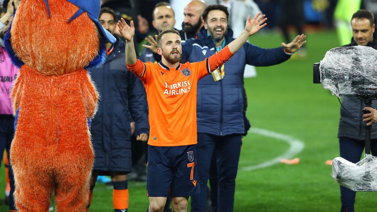 Basaksehir Fk Der Kontroverse Meister Mit Erdogan Stutze