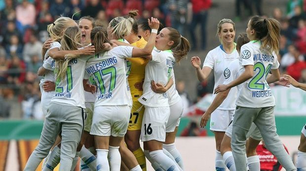 Frauenfußball: VfL Wolfsburg Zum Fünften Mal Deutscher Meister