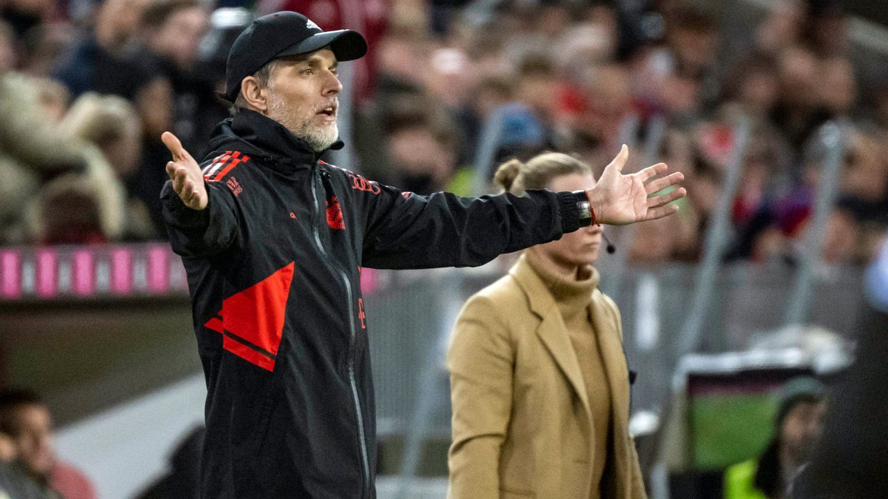 20:04 Uhr: Etwas Ärger über eine Schiedsrichter-Entscheidung - Bildquelle: IMAGO/Jan Huebner